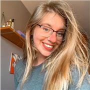 Soy una chica de 19 que lleva des de los 7 estudiando y amando el inglés